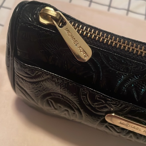 Michael Kors cosmetic pouch - Picture 3 of 8